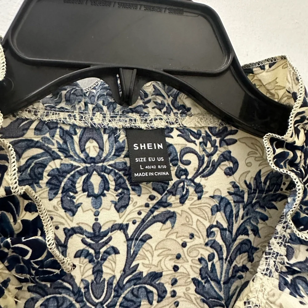 Women Blouse - Picture 3 of 8